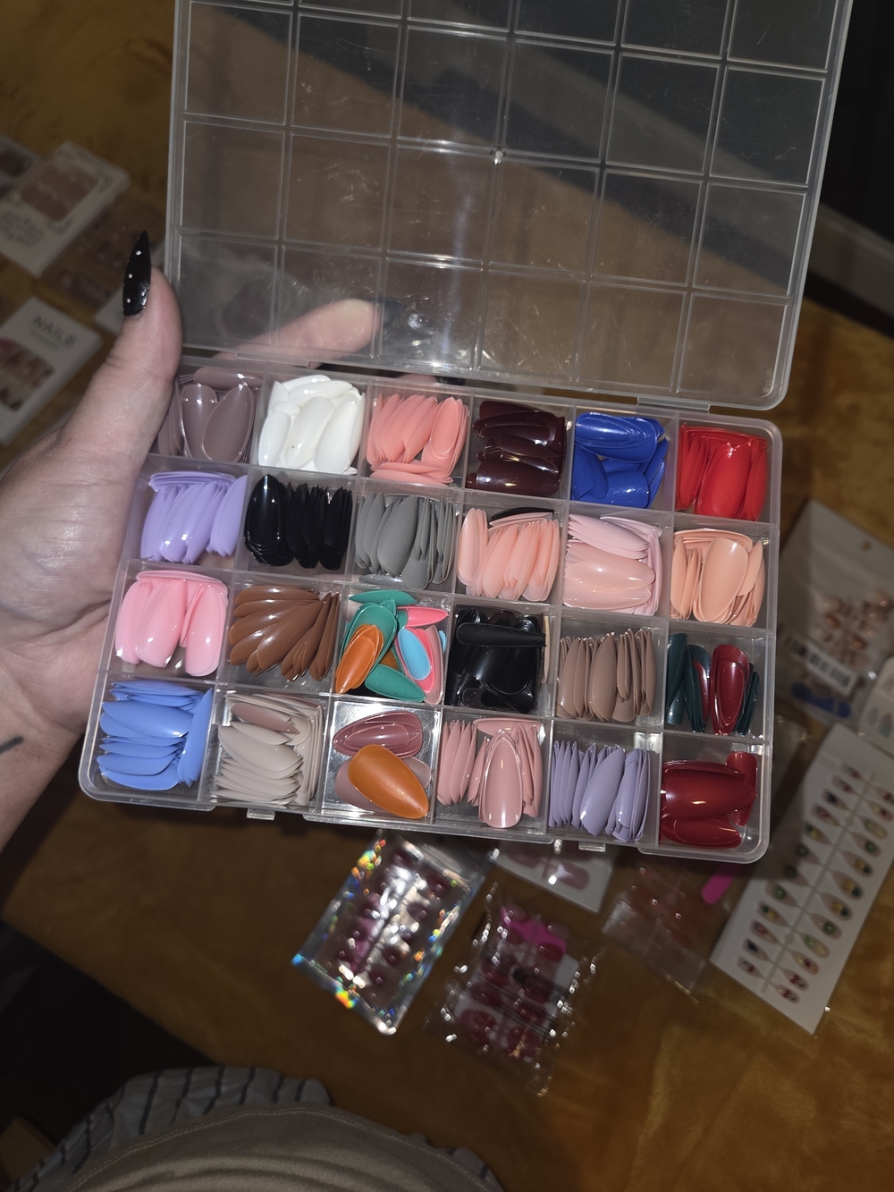 Assorted Press-On Nail Set - Multi-Color - Picture 6 of 6